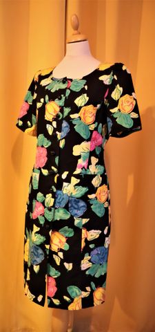 UNGARO Sola Donna Paris – Jolie robe d’été à motif floral sur fon...