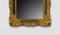 Miroir à fronton en bois sculpté doré, sommé de rinceaux d'a… (photo 4)
