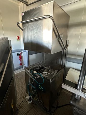 Lave-vaisselle à capot Zanussi HT1000