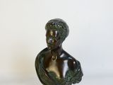 buste en bronze représentant une femme coiffée d'un turban
