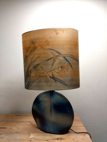 Lampe de table piètement céramique abat-jour en soie (marqué PB)