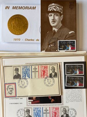 une vieille photo représentant un homme en uniforme et une médaille