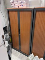 - 3 armoires mi-hautes à 2 portes rideaux imitation bois 80x… (photo 4)