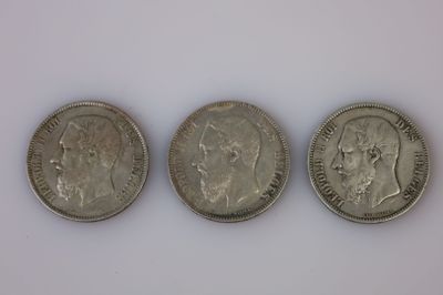 trois pièces d'argent, dont l'une porte une effigie et l'autre un portrait