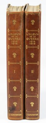 deux livres posés côte à côte sur une surface blanche