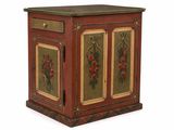 une image représentant un petit meuble en bois orné de fleurs peintes