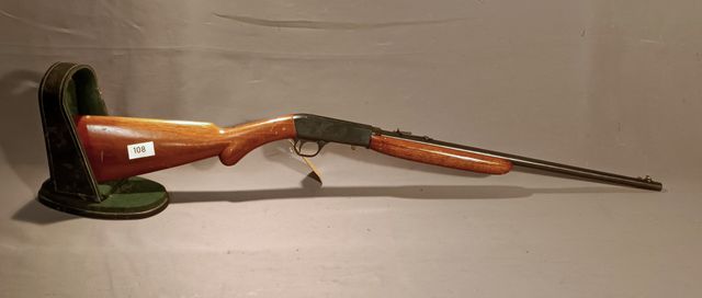Catégorie B. Carabine semi-automatique BROWNING X22. Calibre 22 L