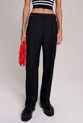 cette image peut contenir des vêtements, des vêtements, des pantalons, des vêtements, des vêtements, des vêtements, une femme, une femme, une femme, une femme, une femme, une femme, une femme, une femme,