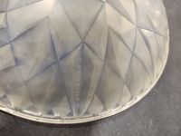 Lustre en verre et métal à décor de motifs feuillagés, motif… (photo 6)