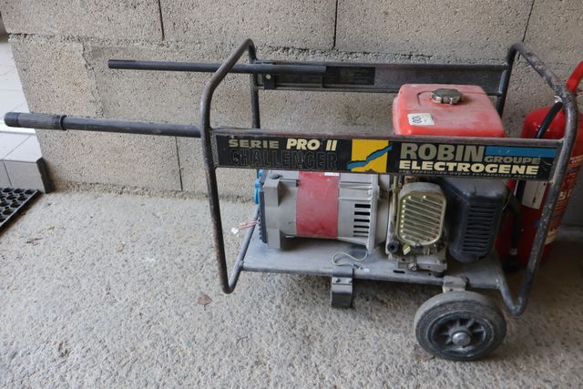 Groupe électrogène ROBIN Série PRO II. Visite le mercredi  17 jui...