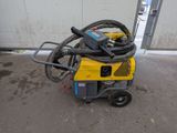 an image of a machine that is sitting on the ground