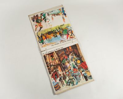 deux livres posés sur une table