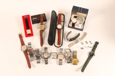 Ensemble de neuf montres bracelet, mouvements automatiques e… - Photo 1