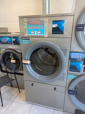 LOT VENDU AVEC LE LOT 10 LOT UNIQUEMENT A TITRE INDICATIF Sé…