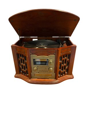 un tourne-disque à l'ancienne avec un boîtier en bois