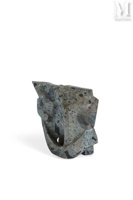 une image représentant une sculpture représentant un rocher sur fond blanc