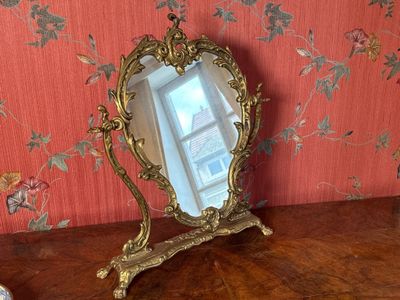 MIROIR DE TABLE en bronze, décors Rocaille. - Photo 1