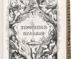 une image en noir et blanc représentant un livre orné d'une illustration d'anges