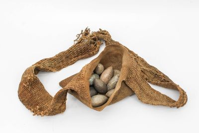 Pochette-ceinture pour pierres de fronde avec un ensemble de…