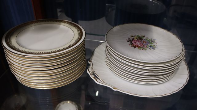 Service à gâteau en porcelaine de Limoges Bernardaud et Ci, compr...