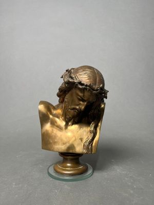 bronze bust of jesus with crown of thorns on his head