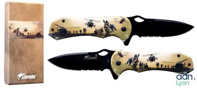 two knives that are sitting next to each other