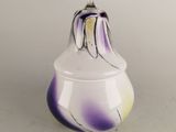 vase en verre violet et blanc avec un couvercle argenté