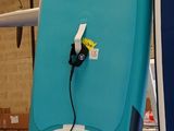 deux planches de surf exposées dans une pièce