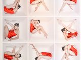 plusieurs photos d'une femme en robe rouge prenant la pose pour une photo