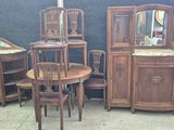 a lot of furniture that is sitting in a room