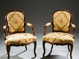 paire de chaises antiques avec rembourrage floral rembourrage rembourrage rembourrage rembourrage rembourrage rembourrage rembourrage rembourrage