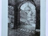 une image représentant un dessin en noir et blanc d'un bâtiment avec une tour horloge en arrière-plan