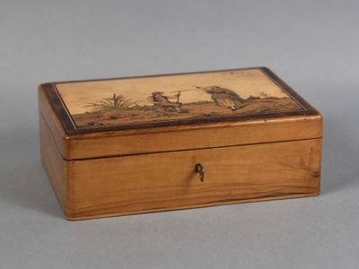 COFFRET en olivier à couvercle en bois de placage marqueté d'une scène