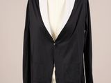 une veste noire sur un mannequin mannequin mannequin mannequin mannequin mannequin mannequin mannequin mannequin mannequin