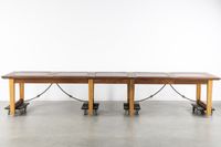 Une table de réfectoire ou de bibliothèque exceptionnellemen… (photo 5)