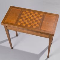 Table à jeu marquetée (photo 3)