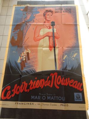affiche de cinéma représentant une femme en train de chanter devant un homme tenant un micro