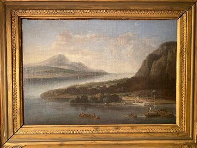 une image représentant un tableau d'un lac avec une montagne en arrière-plan