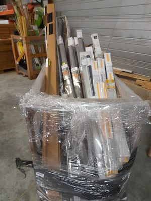 Lot DE Stores / Moustiquaires / Tubes Led: - 14 Stores Diver…