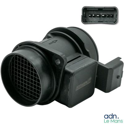 un gros plan sur un module de commande de moteur de ventilateur noir