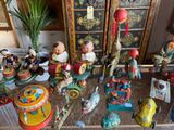 many figurines that are on the table together
