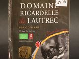 emballage d'une boîte de vin sur laquelle figure une coccinelle