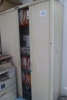 1 bureau en bois avec pieds métals + 1 chaise + 1 Armoire à … (photo 2)