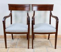 Suite de deux fauteuils en acajou à dossier bandeau ajouré, …