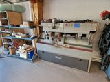 a machine that is sitting in a garage