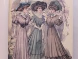 un livre ouvert sur lequel figure le dessin d'un groupe de femmes en robe