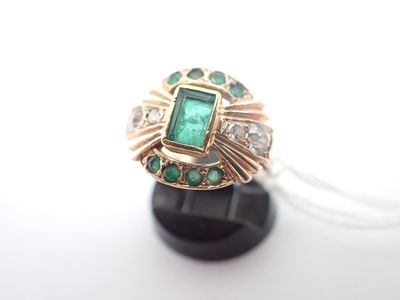 Bague en or  jaune, émeraudes et diamants TA, poids 5,9 gr, TDD 55 - Photo 1