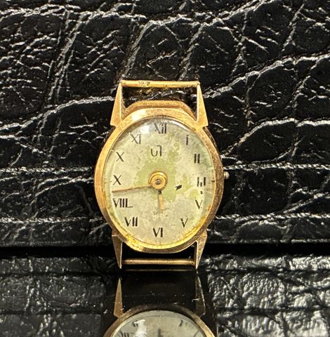 Boitier et mouvement de montre de dame en or 18 carats 750 milliè...