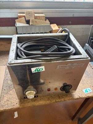 a machine that is sitting on top of a counter