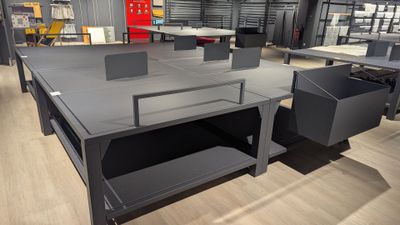 6 TABLES de présentation métalliques à deux niveaux avec sép…